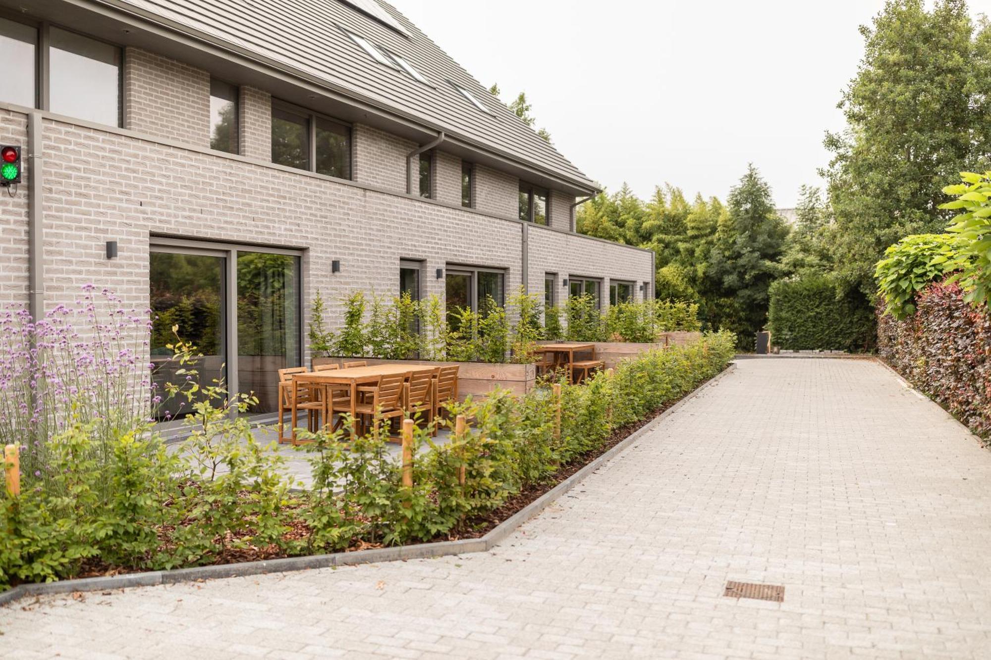 Abalona Hotel & Apartments Dendermonde Exterior photo
