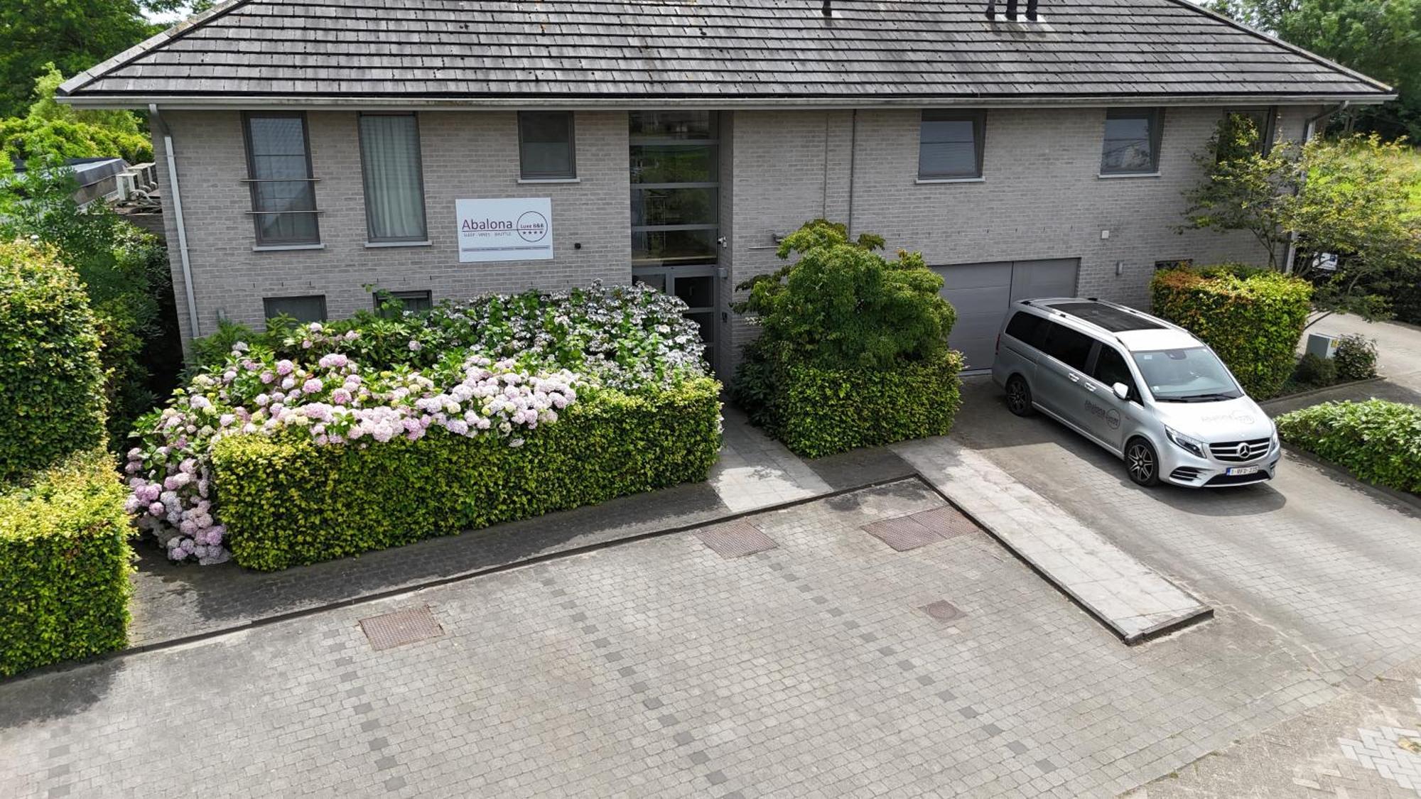 Abalona Hotel & Apartments Dendermonde Exterior photo